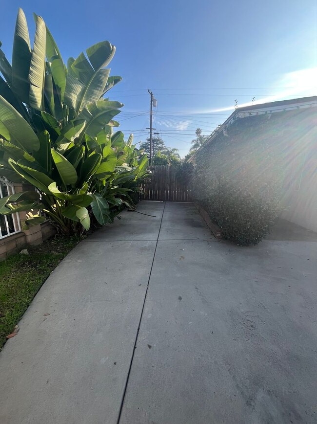 Photo - 5850 Cedarglen Dr