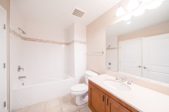 Photo - 475 Redwood St