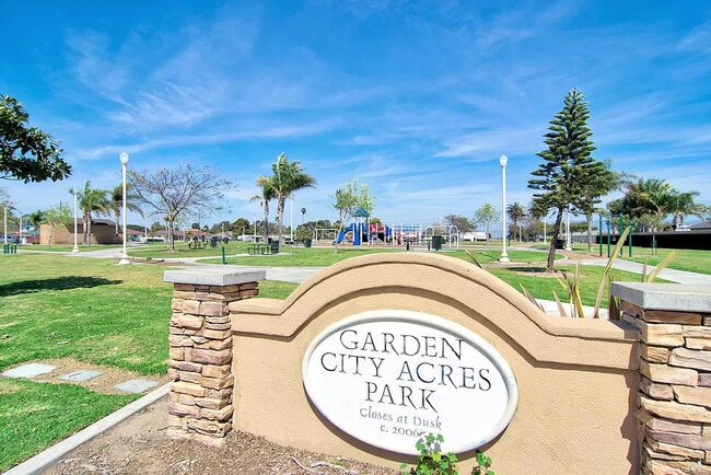 Photo - 5476 Henry Pl