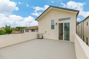 2BR, 2.5BA - 862 - Division & Highland Rowhomes
