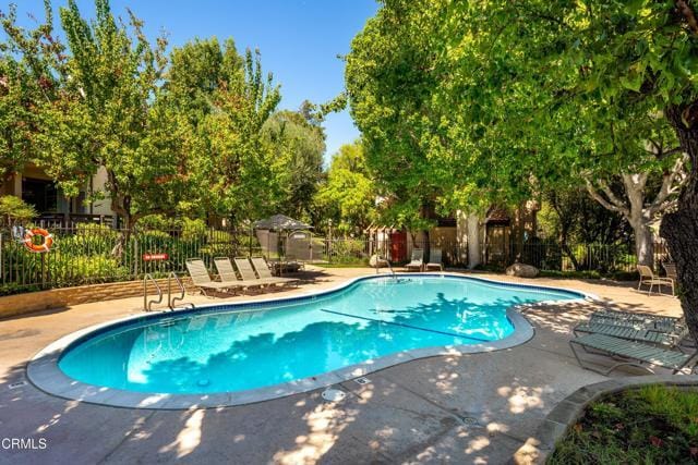 Photo - 5711 Owensmouth Ave