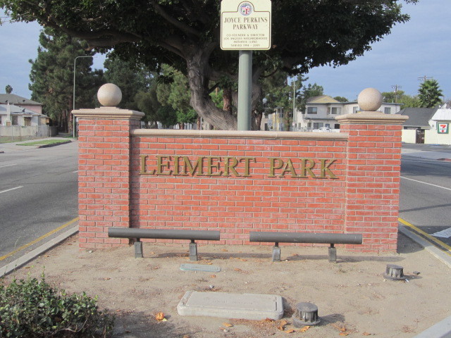 neighborhood sign - 3010 W Martin Luther King Jr Blvd Unit 3