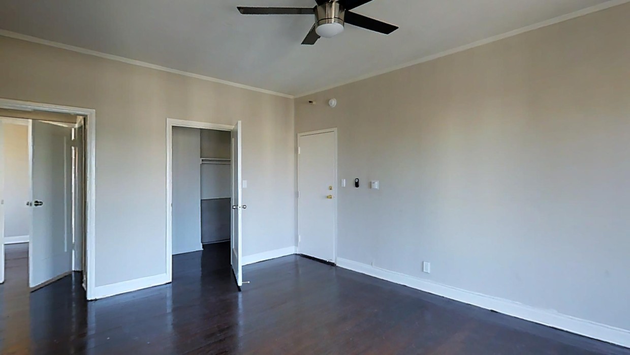 3D Tour - Arwyn Manor Apartments...New York Style..N...