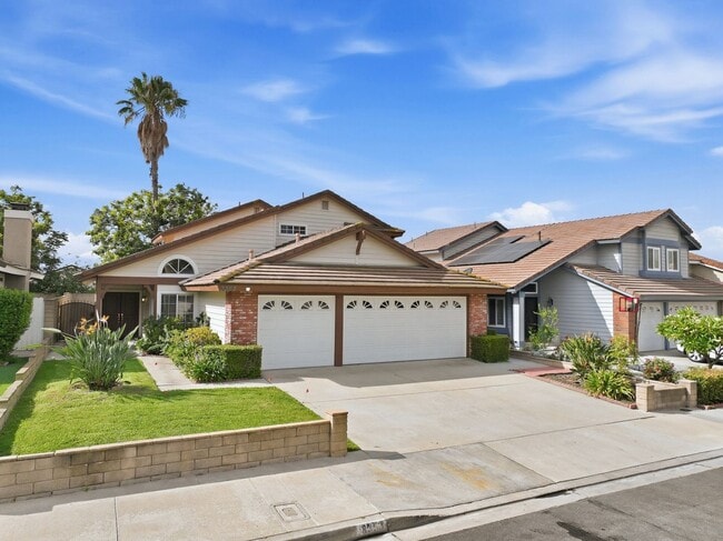 Photo - 3353 Silvertip Rd