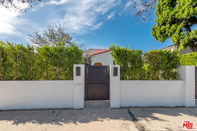 Photo - 627 N Fuller Ave