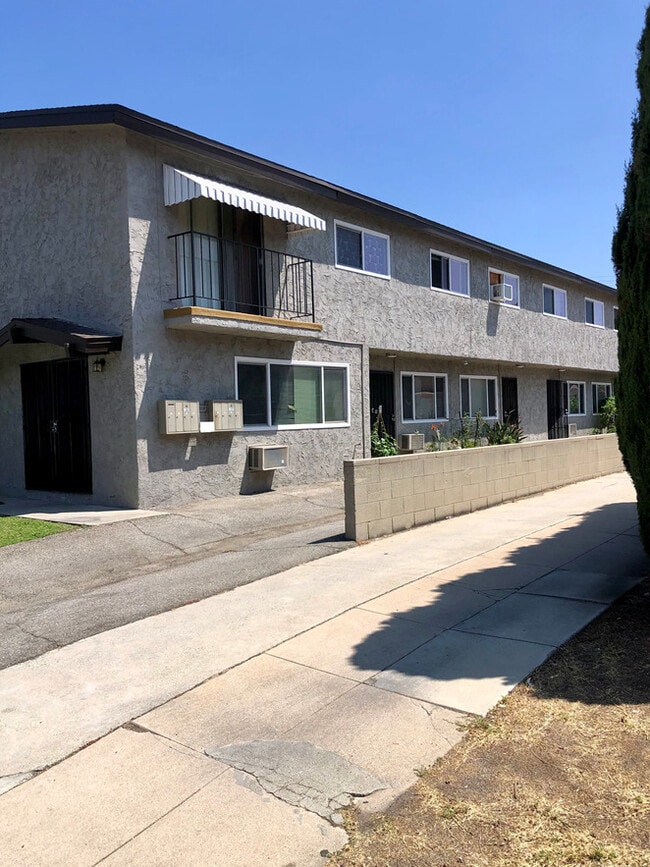 Building Photo - 504 N Chandler Ave Rental