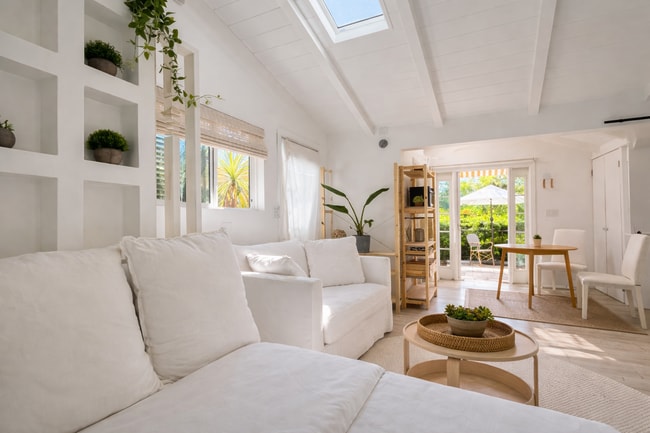 Guesthouse is available Furnished or unfurnished. - 13552 Rand Dr