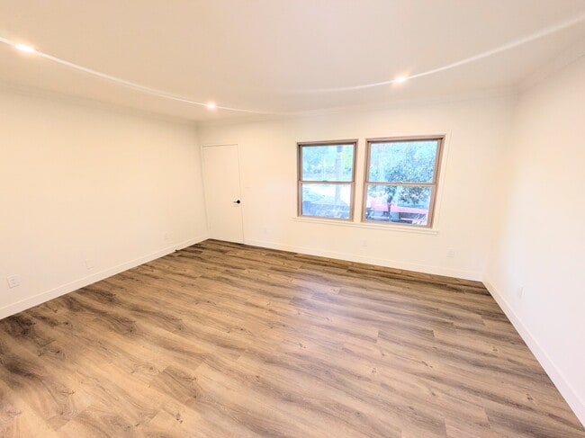 Photo - 10963 Culver Blvd Apartment
