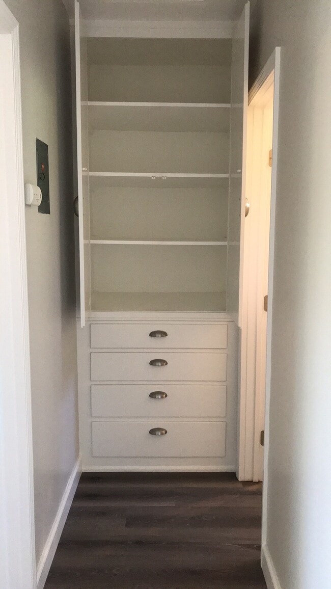 Linen closet with drawers in hallway - 731 Oro Ter Unit Single