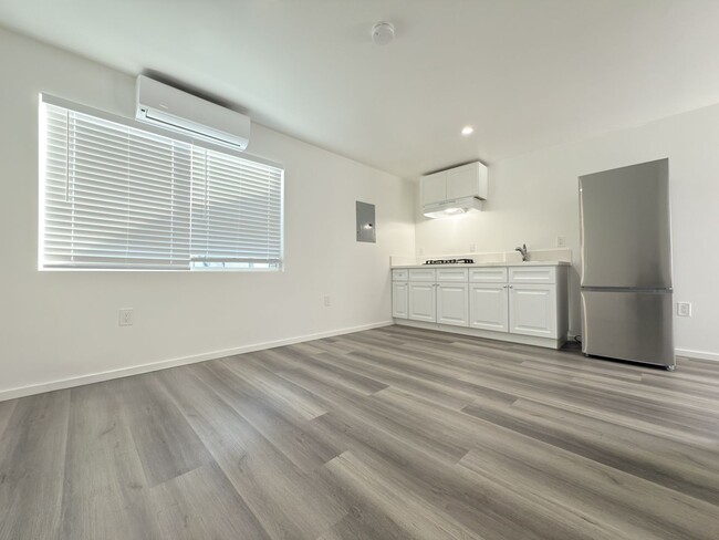 1-Bedroom ADU – Modern Comfort & Prime Loc... - 1-Bedroom ADU – Modern Comfort & Prime Loc... House