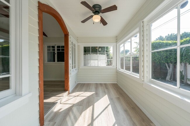 Photo - 706 Marine St