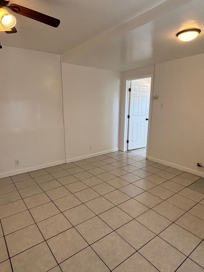 Photo - Beautiful 1 Bed Backhouse Available Now!