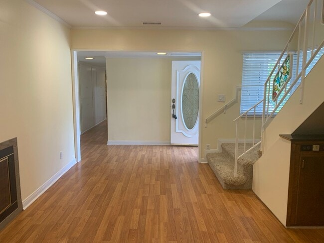 Photo - Gorgeous Two Story /Five Bedrooms in Burbank With Fantastic Views!!!
