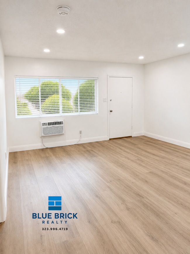 Photo - 5739 Halbrent Ave Unit 28