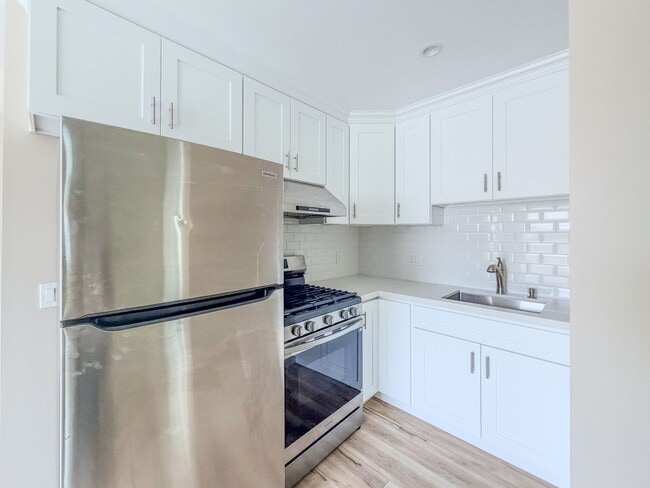 Photo - 1301 Kingswood Way