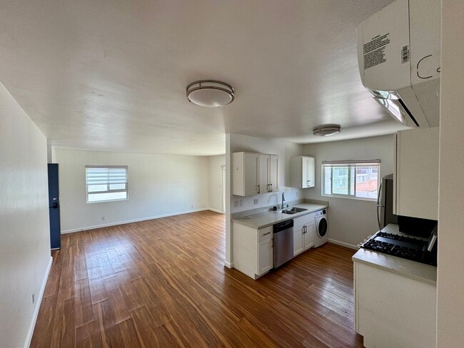 Photo - 275 N. Oakland