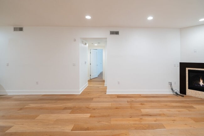 Photo - Stunning 3 Bedroom/ 3 Bathroom $3,790/mo. Unit 206