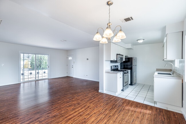 Building Photo - 8645 Hervey St Unit 3 Rental