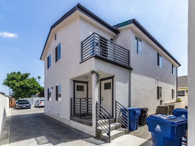 Photo - 1121 W 39th Pl Unit 1123 1-2