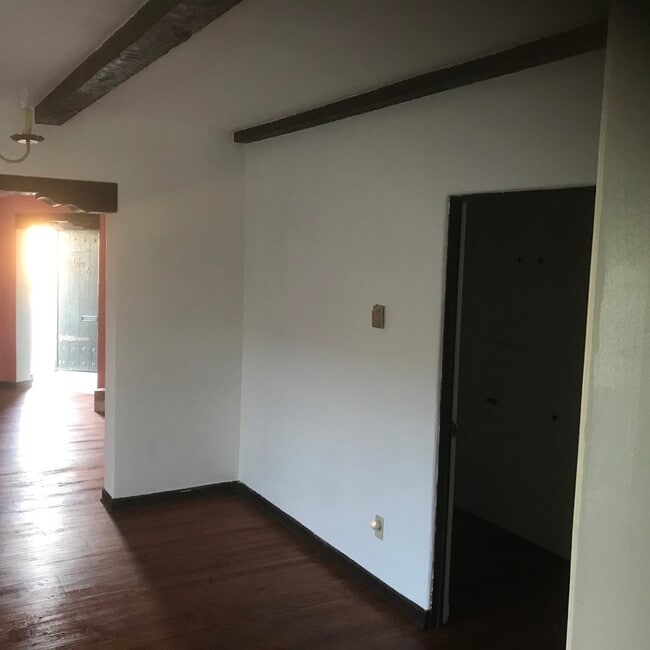 Photo - 626 Emory St