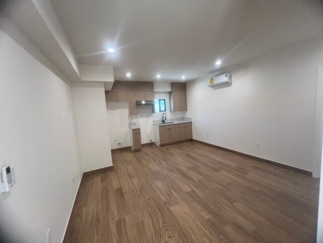 Photo - 6903 Fulton Ave Unit 7