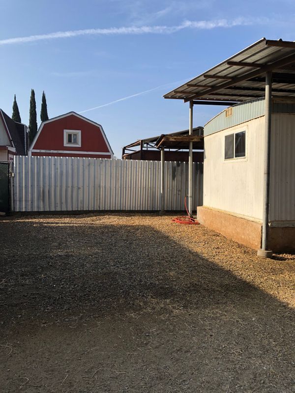 Photo - 5449 Bain St