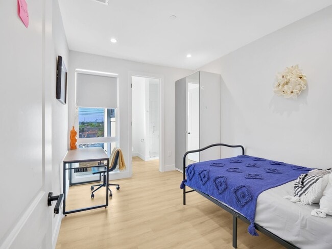 Building Photo - 3105 Normandie Avenue Unit 3105 A4-2
