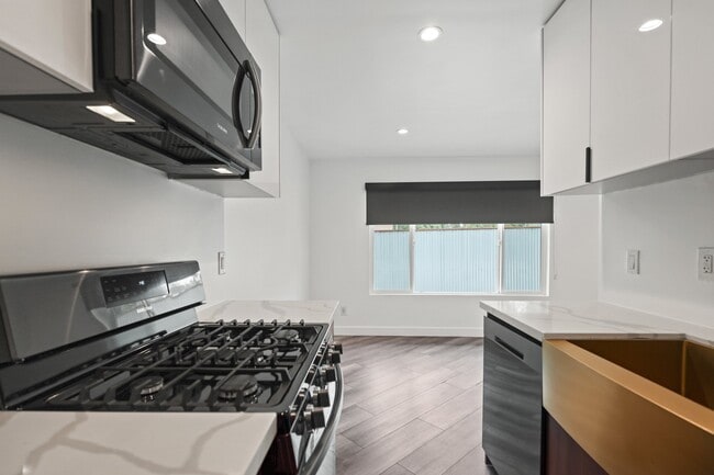 Photo - 6307 Elgin St Unit 2