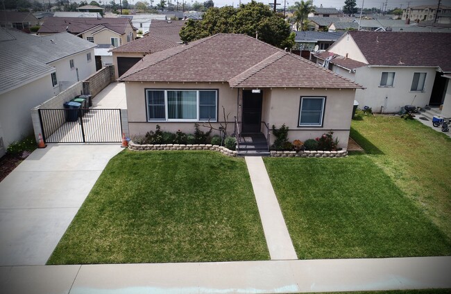 Photo - 15425 Parron Ave House