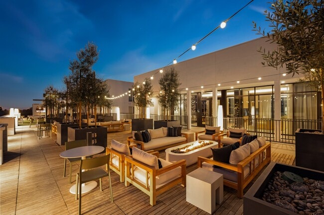 Photo - Overland & Ayres