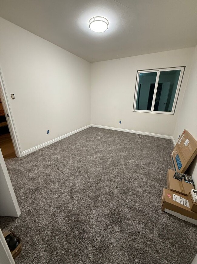 Photo - 3 bedroom townhome for rent in Paradise Hills $2,995