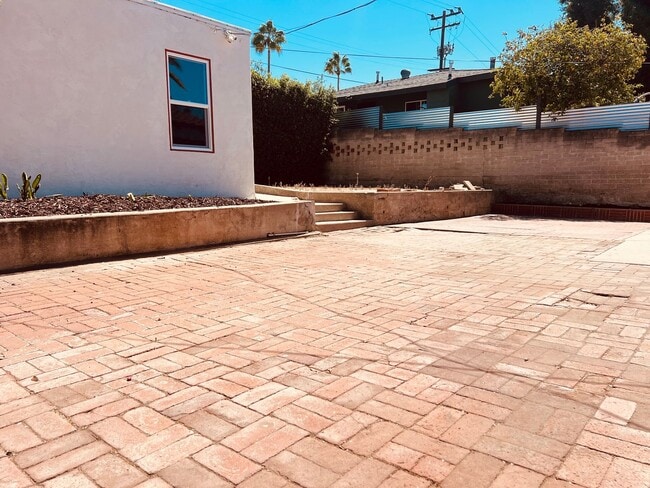 Photo - 4995 Williams Ave