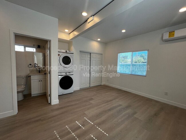 Photo - 1962 Harbor Ave Unit A