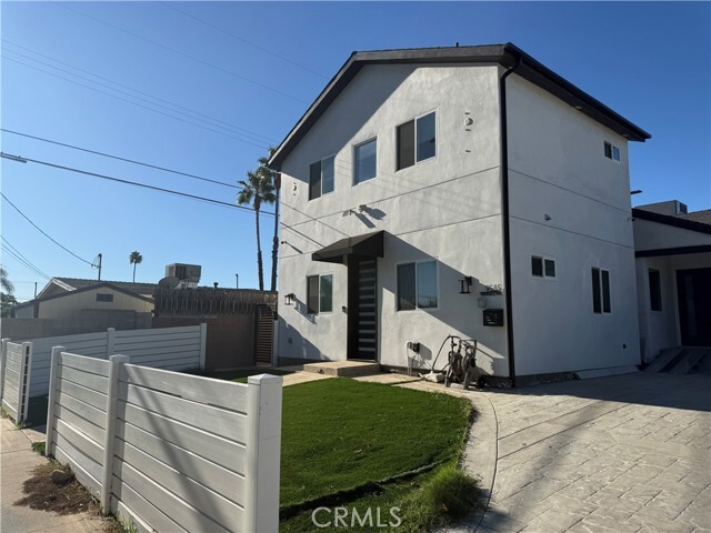 Photo - 9585 Woodale Ave