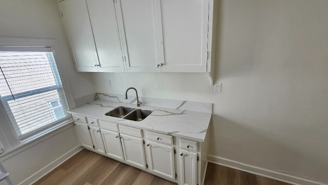 Photo - 427-431 Normandie Ave Apartment Unit 7