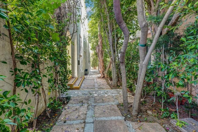 Photo - 456 Smithwood Dr Unit 456 1/2