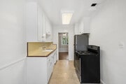 1BR, 1BA - 850SF - Kitchen - 4421 Laurel Canyon Blvd