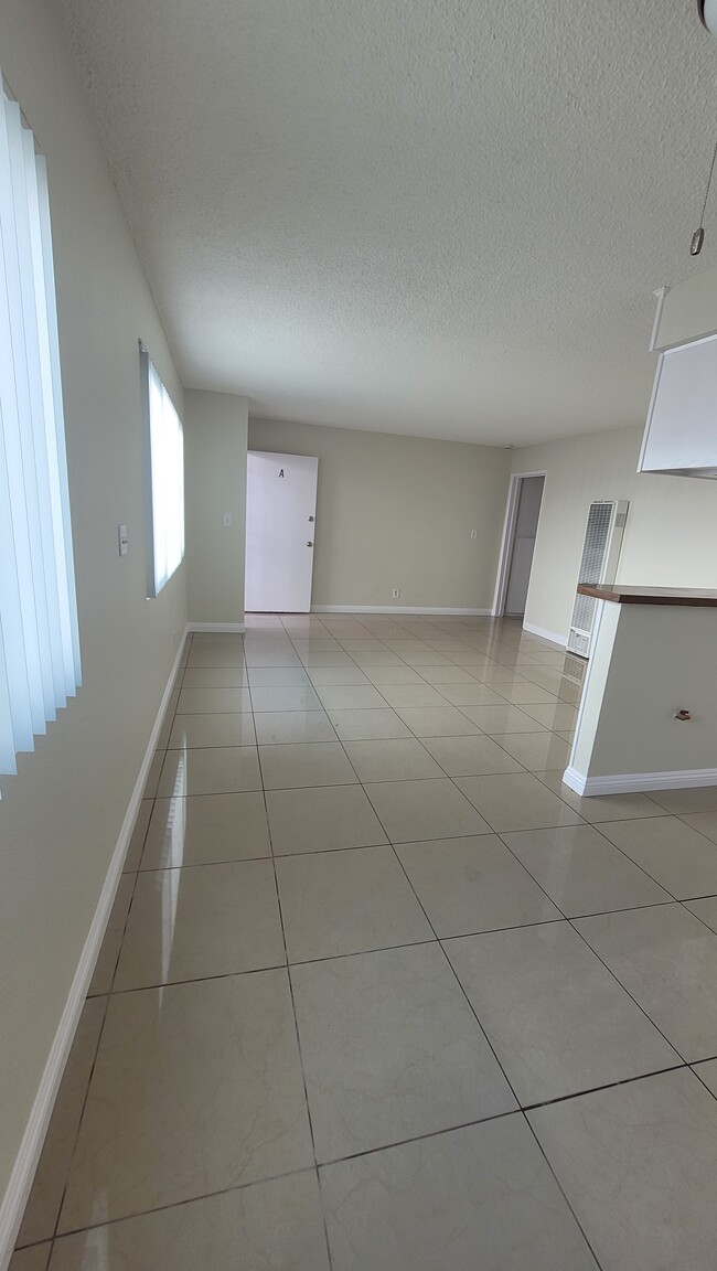 Building Photo - 2531 Nebraska Ave Unit A Rental