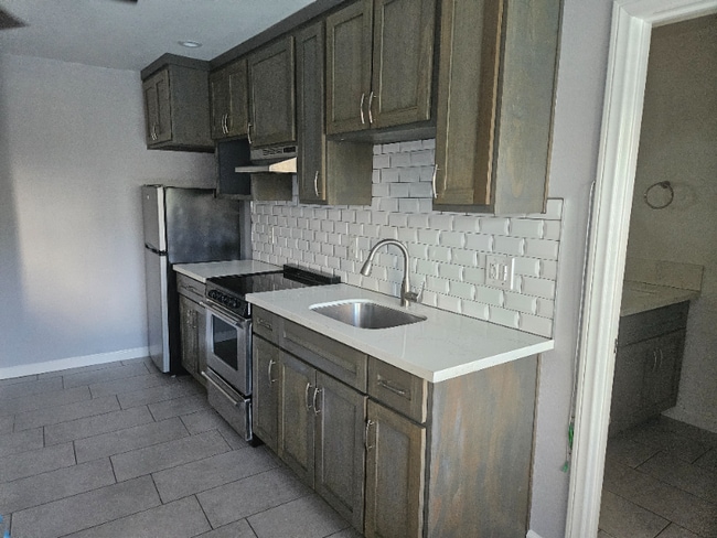Building Photo - 28151 Highridge Rd Rental