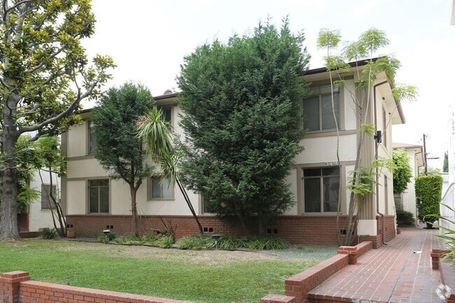 Building Photo - 349 N Palm Dr Rental