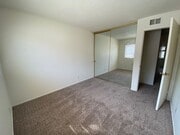 Photo - 3 bed, 2 1/2 bath two story townhome in Th...