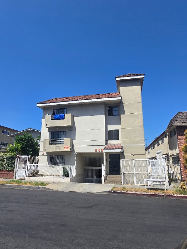 Photo - 843 S Ardmore Ave Apartment Unit 303