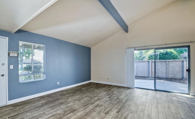 Photo - 440 Parkside Dr
