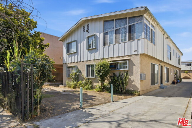 Building Photo - 4841 W 18th St