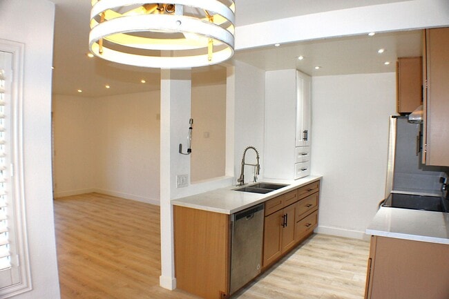 Photo - 1150 S Meadow Ln Unit 49