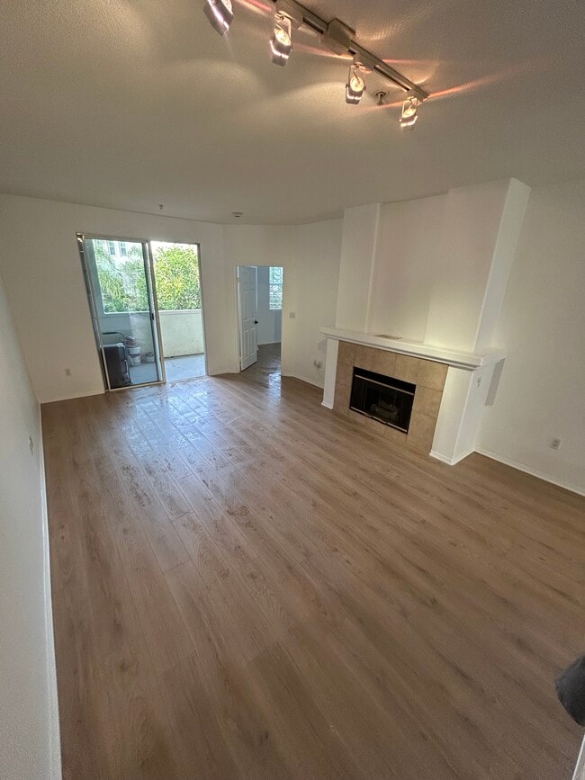 Building Photo - 12963 W Runway Rd Unit 318