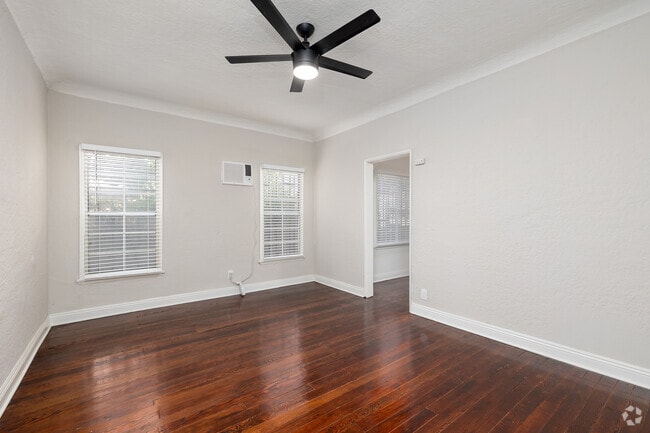 Interior Photo - SUT - 1314 Sutherland St Rental
