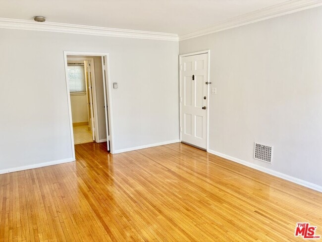 Photo - 1269 N Crescent Heights Blvd Unit 1271 1/4