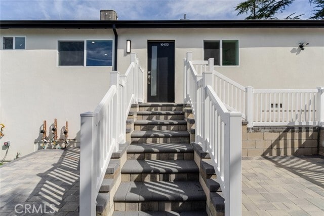 Building Photo - 10423 Pinyon Ave