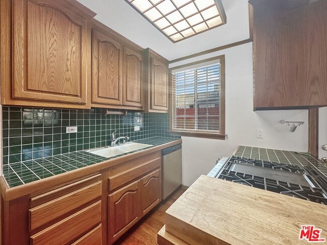 Photo - 5962 W 85th Pl